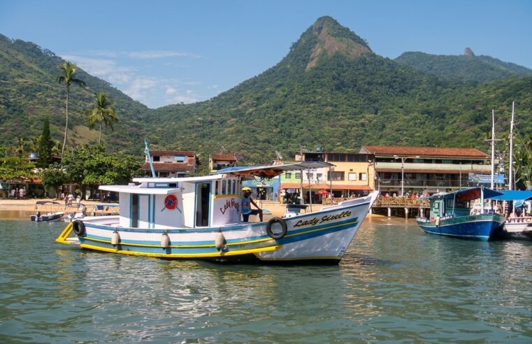 Vila do Abraão: A Porta de Entrada para a Ilha Grande