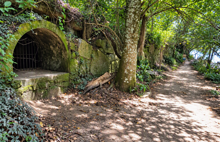 Ruínas do Lazareto e Aqueduto: Um capítulo da história da Ilha Grande