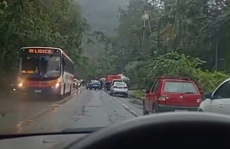 Caminhoneiro morre após mal súbito na RJ-155, próximo a Lídice