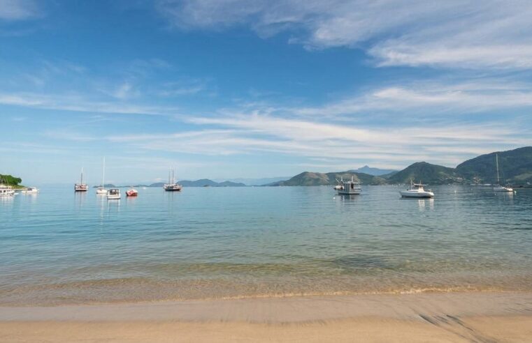 Praia da Biscaia: Conheça uma das principais praias de Angra dos Reis